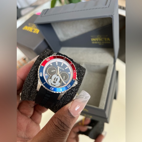 INVICTA Mickey Mouse Watch Set ~NIB π¦ - Picture 13 of 16